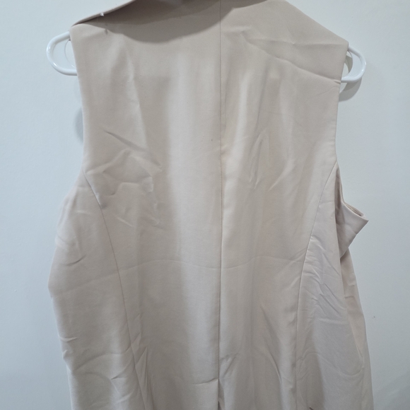 Studio Women's Cream Sleeveless Blazer - Picture 7 of 8